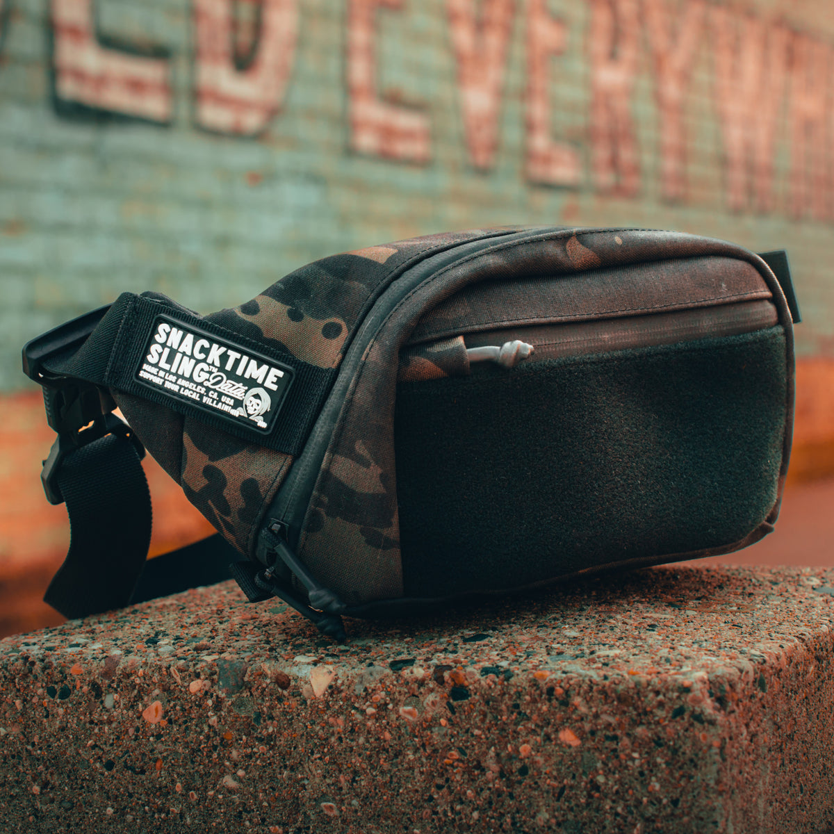 Snacktime Sling™ MultiCam Black Squadron® - datacrew