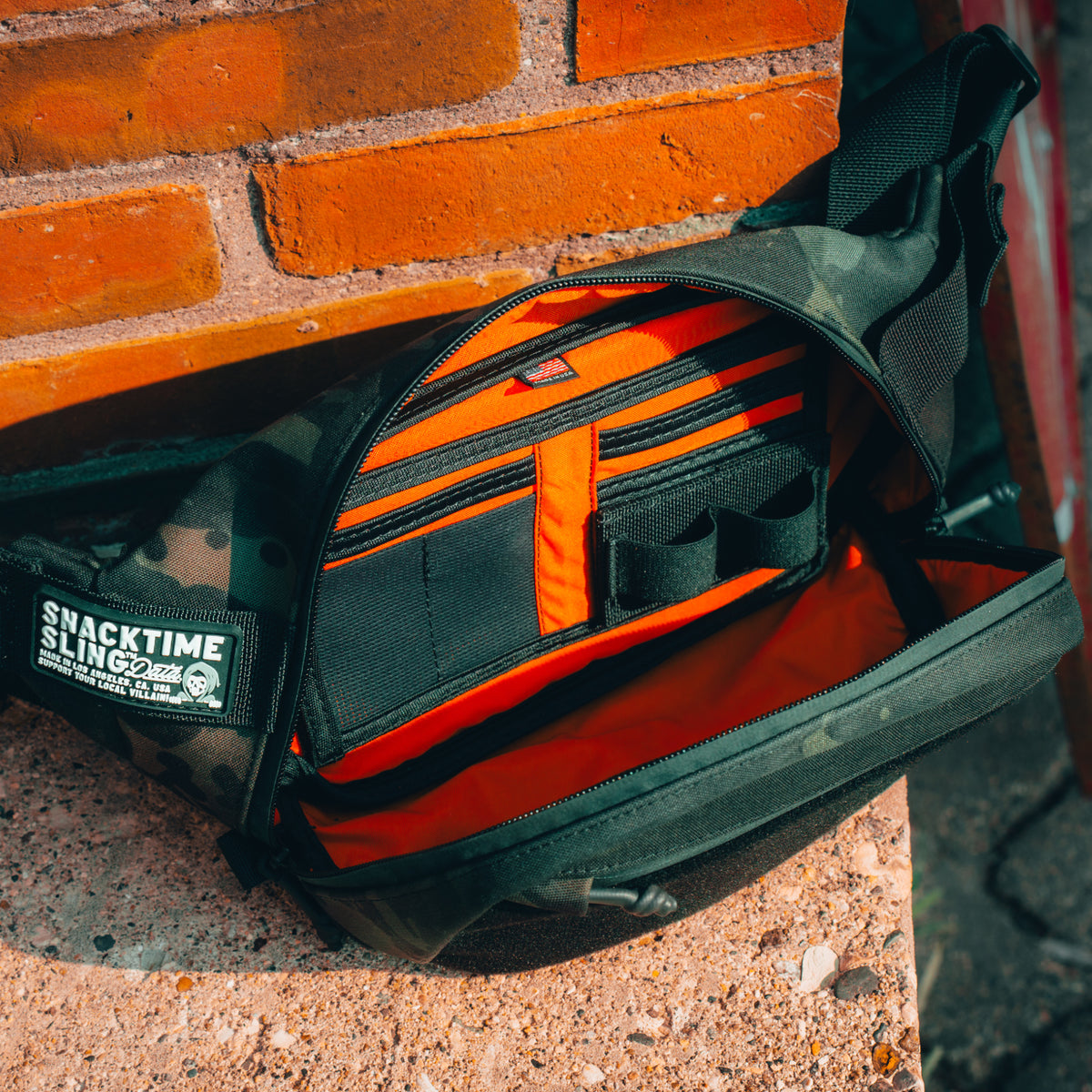 Snacktime Sling™ MultiCam Black Squadron® - datacrew